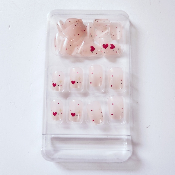 🐢2/$15 Polka Dots and Heart Press On Nails - Picture 4 of 9